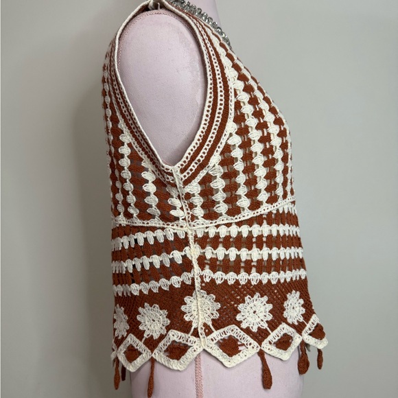 GREIGE Brown and White Crochet Sleeveless cropped top in size XL - Picture 4 of 12